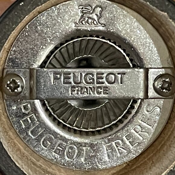 Black Peugeot France Salt & Pepper Mill Set - Picture 2 of 3